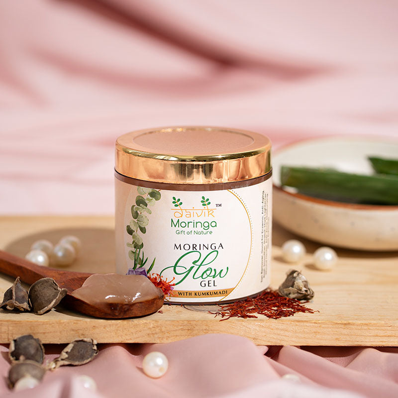 Natural face moisturizer for glowing skin in morning routine